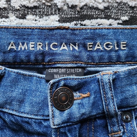 American Eagle 90s Boyfriend - Picture 3 of 5